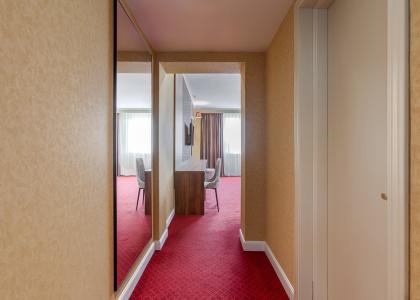 room 122 thumbnail 5