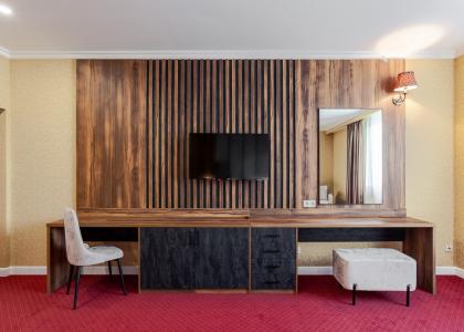 room 122 thumbnail 3