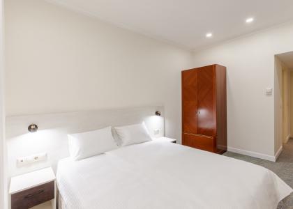 room 121 thumbnail 2