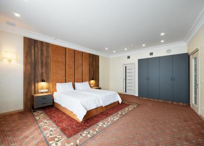 room 126 thumbnail 3